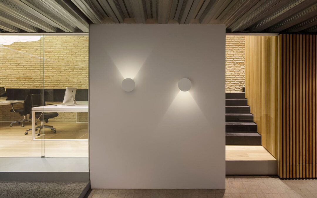 لمبات جدارية داخلية | أفكار ونصائح عند اختيار الإضاءة الداخلية لمنزلك